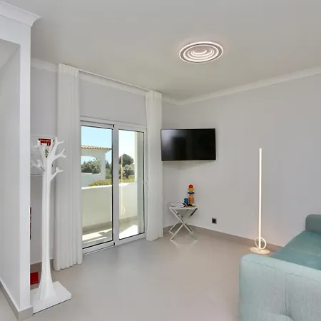 Monte C - Cd 295, Cleverdetails, Sleeps 2 Adults And 2 Children, 4 Salted Water Pools *