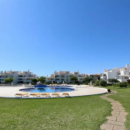 Apartmán Monte C - Cd 295, Cleverdetails, Sleeps 2 Adults And 2 Children, 4 Salted Water Pools *