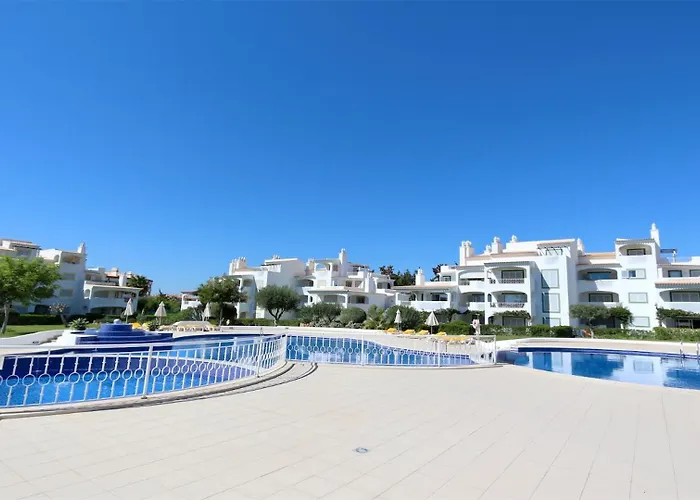 Monte C - Cd 295, Cleverdetails, Sleeps 2 Adults And 2 Children, 4 Salted Water Pools Apartament Vilamoura