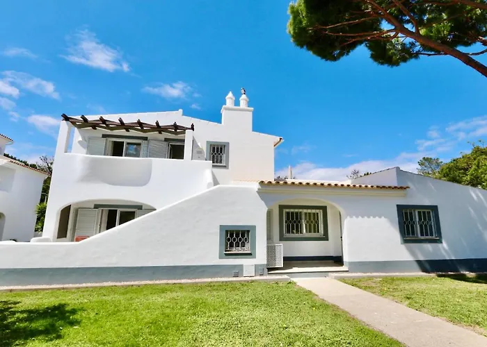 Apartament Monte C - Cd 295, Cleverdetails, Sleeps 2 Adults And 2 Children, 4 Salted Water Pools