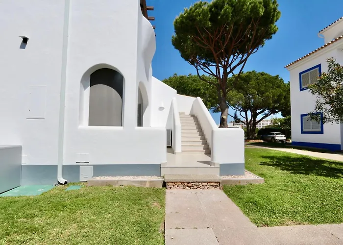 Monte C - Cd 295, Cleverdetails, Sleeps 2 Adults And 2 Children, 4 Salted Water Pools