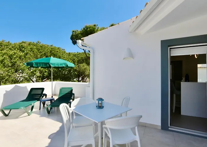 Monte C - Cd 295, Cleverdetails, Sleeps 2 Adults And 2 Children, 4 Salted Water Pools