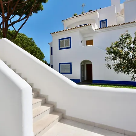 Appartamento Monte C - Cd 295, Cleverdetails, Sleeps 2 Adults And 2 Children, 4 Salted Water Pools *