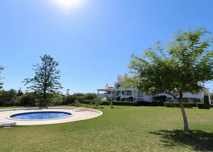 Monte C - Cd 295, Cleverdetails, Sleeps 2 Adults And 2 Children, 4 Salted Water Pools * Vilamoura