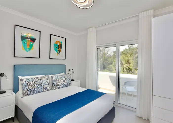 Monte C - Cd 295, Cleverdetails, Sleeps 2 Adults And 2 Children, 4 Salted Water Pools Vilamoura