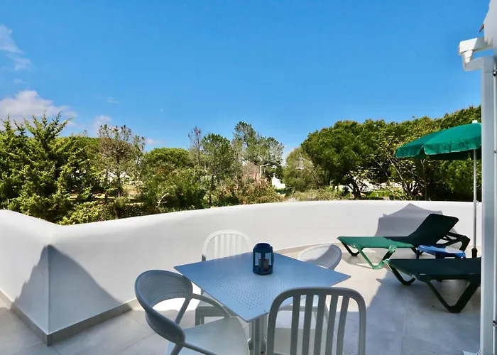 Monte C - Cd 295, Cleverdetails, Sleeps 2 Adults And 2 Children, 4 Salted Water Pools Apartmán