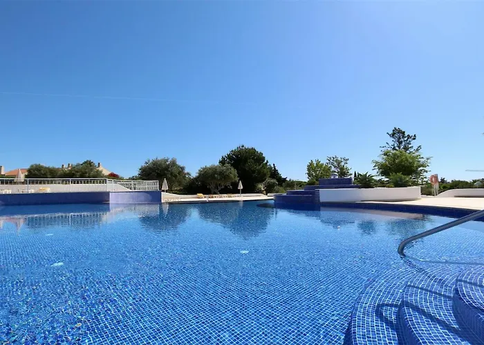 Apartmán Monte C - Cd 295, Cleverdetails, Sleeps 2 Adults And 2 Children, 4 Salted Water Pools Vilamoura
