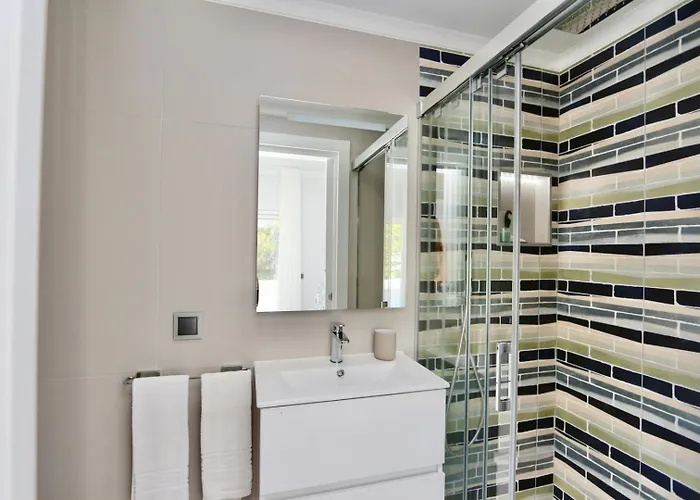 Monte C - Cd 295, Cleverdetails, Sleeps 2 Adults And 2 Children, 4 Salted Water Pools * Vilamoura