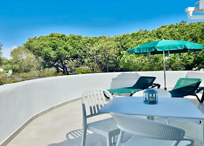 Monte C - Cd 295, Cleverdetails, Sleeps 2 Adults And 2 Children, 4 Salted Water Pools * Vilamoura