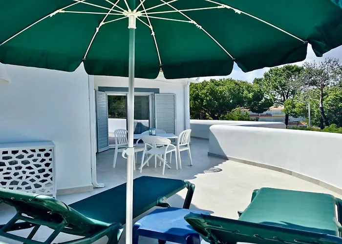 Monte C - Cd 295, Cleverdetails, Sleeps 2 Adults And 2 Children, 4 Salted Water Pools * Vilamoura