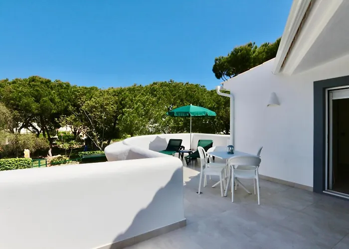 Monte C - Cd 295, Cleverdetails, Sleeps 2 Adults And 2 Children, 4 Salted Water Pools Vilamoura