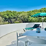 Monte C - Cd 295, Cleverdetails, Sleeps 2 Adults And 2 Children, 4 Salted Water Pools * Vilamoura