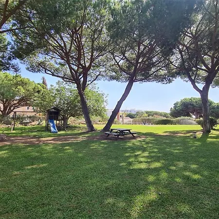 Monte C - Cd 295, Cleverdetails, Sleeps 2 Adults And 2 Children, 4 Salted Water Pools *